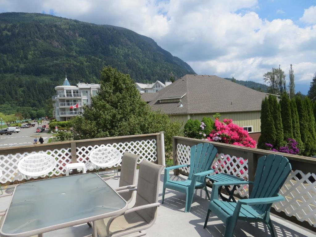 Harrison Village Motel Harrison Hot Springs Extérieur photo